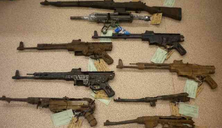 V Karlovarském kraj při zbraňové amnestii už lidé odevzdali dvě desítky zbraní