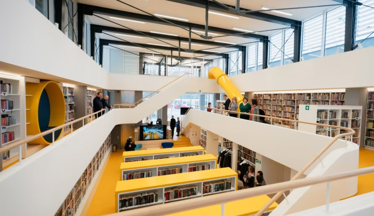 Jedinečný prostor pro knihy i komunitu. V Olomouci otevřela moderní knihovna Kotelna