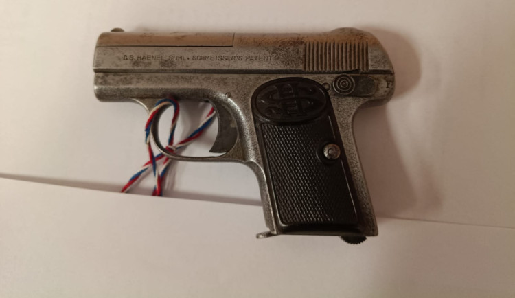 Zbraňová amnestie v lednu. Lidé odevzdali 38 zbraní, většina byla vyrobena do roku 1945