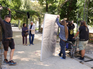 Hrůza dokončil hudbu i titulní píseň pro hvězdně obsazený film Někdo to rád v Plzni