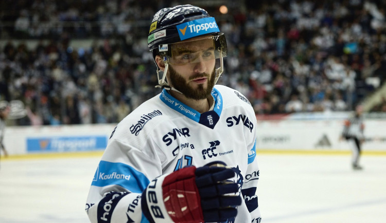 Liberecký hokejista Bílých Tygrů Tomáš Filippi podstoupil operaci. Sezona pro něj skončila