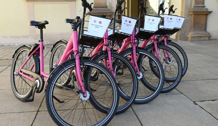 Brňané mohou opět zdarma využívat sdílená kola, platí za ně město