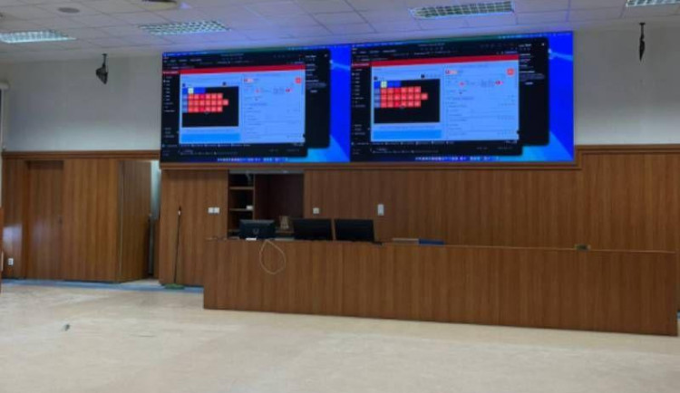 Krajská knihovna zmodernizovala společenský sál, nabídne obraz až v 8K rozlišení.