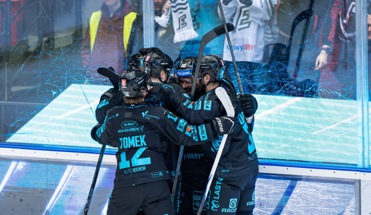 Hokejisté Karlových Varů vstoupili do play off výhrou nad Vítkovicemi 3:1