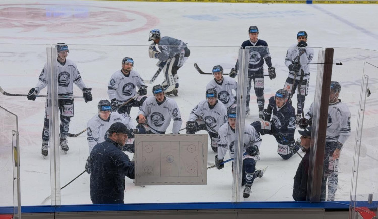 Vítkovice prohrály ve Varech i podruhé, padly 2:5