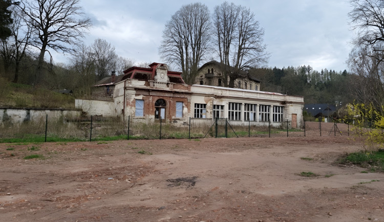 Náchod obnovuje lázeňský areál, kolonáda IDA bude hotová v létě
