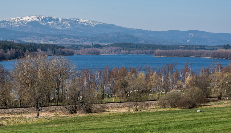 Soud zrušil regulační plán, který umožňoval stavbu rekreačních domů u Lipna