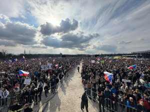 Protivládní demonstrace Milionu chvilek přilákala na Letnou desítky tisíc lidí