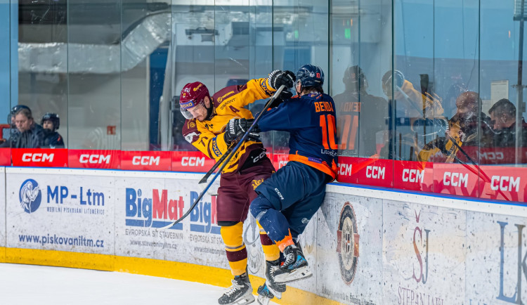 Dukla v Litoměřicích prohrála 4:0. Závěrečnou fázi utkání okořenilo několik bitek