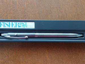 Unikátní vesmírné pero píše už 57 let. Stejné používají dodnes astronauti a měli ho i na Měsíci