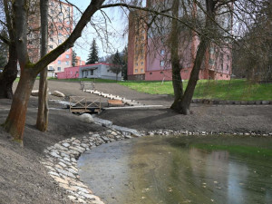 Drahovický rybníček v Karlových Varech se proměnil, otevře se v květnu