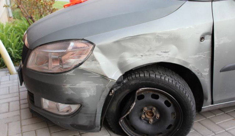 Po bouračce na Přerovsku ujela, policisté ji vypátrali doma. Nadýchala přes 3 promile