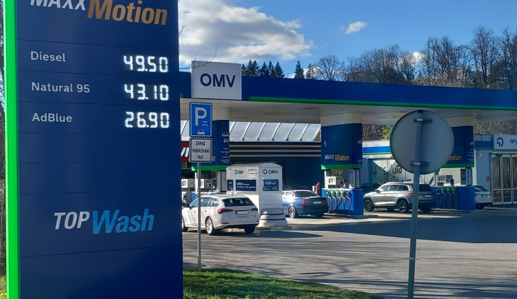 FOTO: Zastropováno, ale ne levněji: Ceny paliv v Jihlavě dnes neklesly