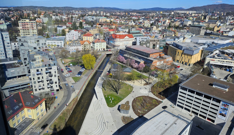Centrum Liberce jako na dlani z výšky 80 metrů – vyhlídka v sídle kraje je otevřená