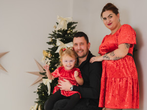 Malá Viktorka z Třebíče trpí vzácnou nemocí. Rodina bojuje o její lepší život