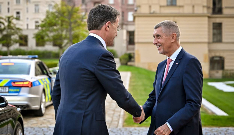 „Naše závazky NATO splníme,” Babiš chce posílit armádu a zvýšit výdaje