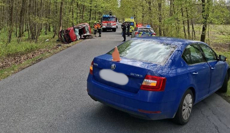 U Litovle vyhasl život mladého muže. Při předjíždění do jeho auta odbočil jiný řidič