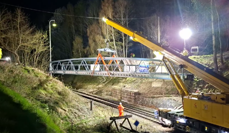 Unikátní akvadukt se vrátil nad železnici, jde o jedinečnou turistickou atrakci