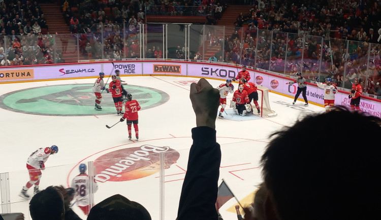 ON-LINE: Zápas hokejové reprezentace v Horácké aréně začal poplachem, Česko vyhrálo 4:0