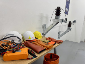 Unikátní laboratoř v Budějovicích testuje srdce solárů a pomáhá se vzděláním