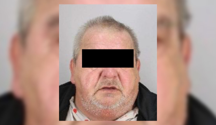 Seniora, který se ztratil po vyšetření na Homolce, našli v jiné nemocnici