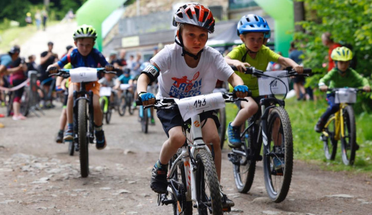 Tři čtvrtiny českých dětí nesportuje tak často, jak by mělo