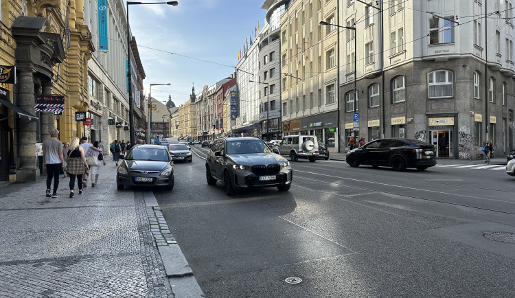 Petrská čtvrť už není zkratkou centrem Prahy, platí zákaz tranzitní dopravy