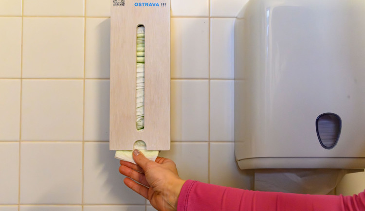 Ostrava dál pokračuje v projektu. Do škol dodá až milion menstruačních vložek