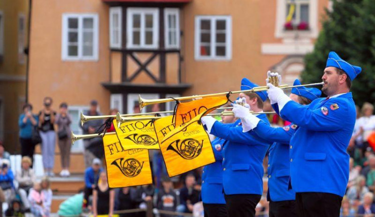 Cheb ožije mezinárodním festivalem FIJO. Dorazí soubory z pěti evropských zemí