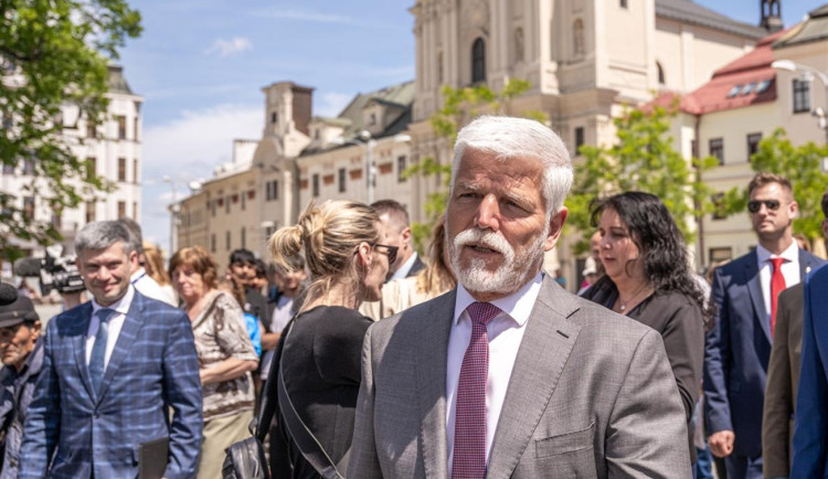 Prezident dnes poobědvá se starosty z okolí Dukovan. Seznam pozvaných vyvolává otázky