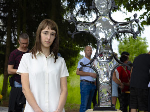 FOTO: Kraunznerův kříž upadal v zapomnění, studentka keramické školy mu dala novou podobu