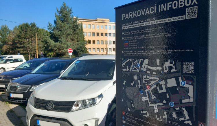 KVÍZ: V Jihlavě se stojí za modrou čárou. Jak se orientujete v parkovacím systému?