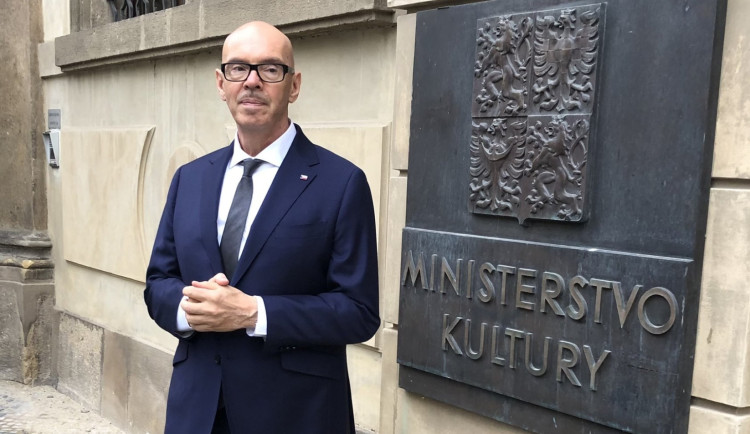 Estébák bez páteře, pustil se moderátor Novotný do ministra kultury Klempíře