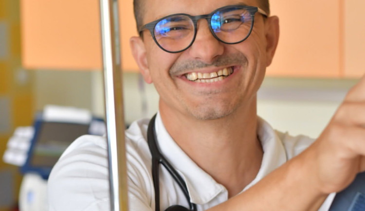 Chebská nemocnice truchlí. Zemřel primář interního oddělení Marek Veinfurt.