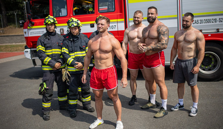 Krajští hasiči vs. fitnessáci. Souboj, kde nerozhodovaly svaly, ale srdce a vůle