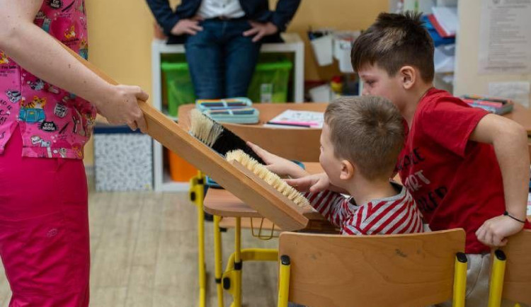 Více než 1 500 dětí v Karlovarském kraji se učilo správně pečovat o zuby