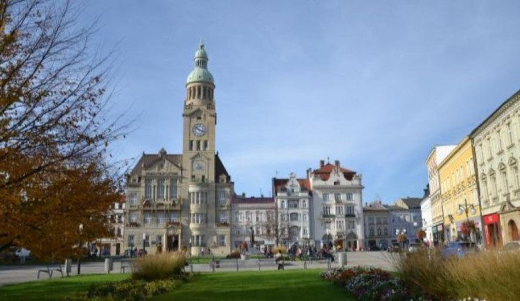 Prostějov uvažuje o družstevním bydlení. Čelí zároveň kritice, že část bytového fondu prodává