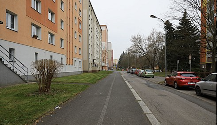 Rekonstrukce Krymské ulice začne už 3. srpna. Přinese více parkovacích míst.