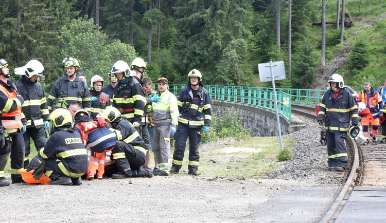FOTO: Nehoda dvou vlaků u Perninku
