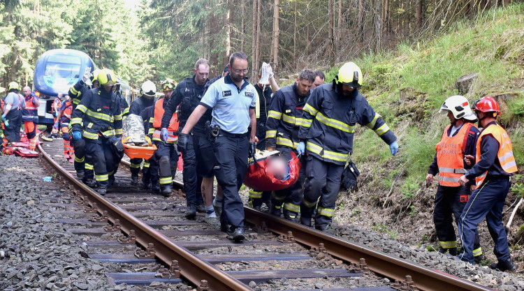FOTO: Nehoda dvou vlaků u Perninku