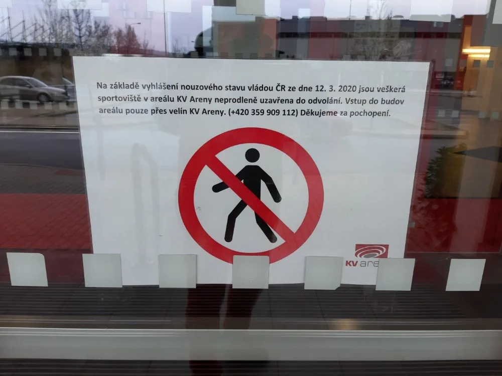 Celý areál KV Arény je z důvodu nouzového stavu od včera uzavřen