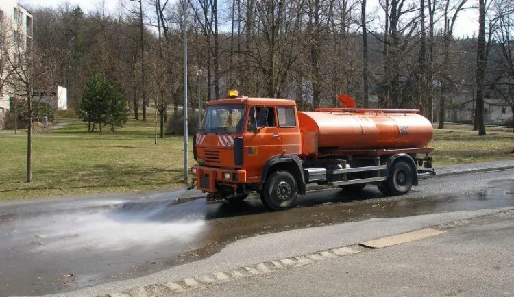 V Karlových Varech začne v dubnu blokové čístění
