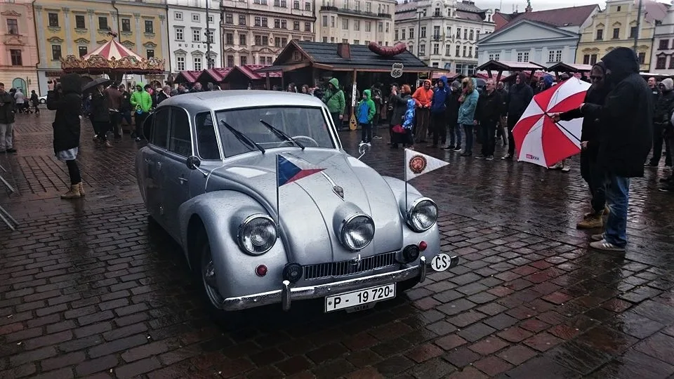 Na první expedici vyjížděli oba cestovatelé stylově v legendární Tatře Zikmunda a Hanzelky