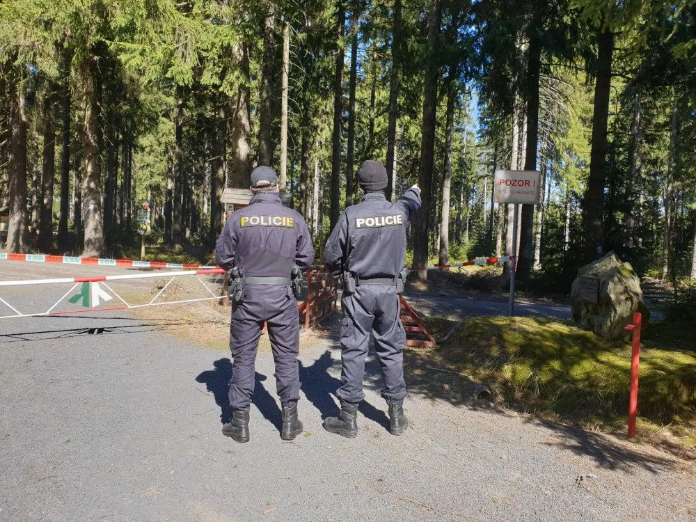 Policisté na státní hranici