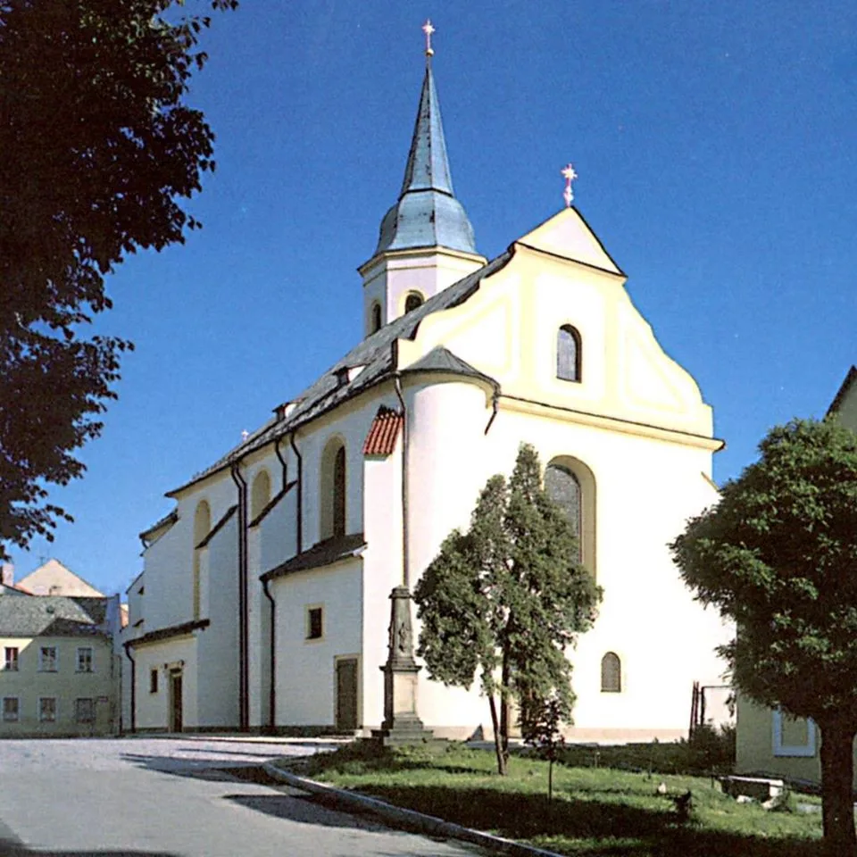 kostel v Ostrově