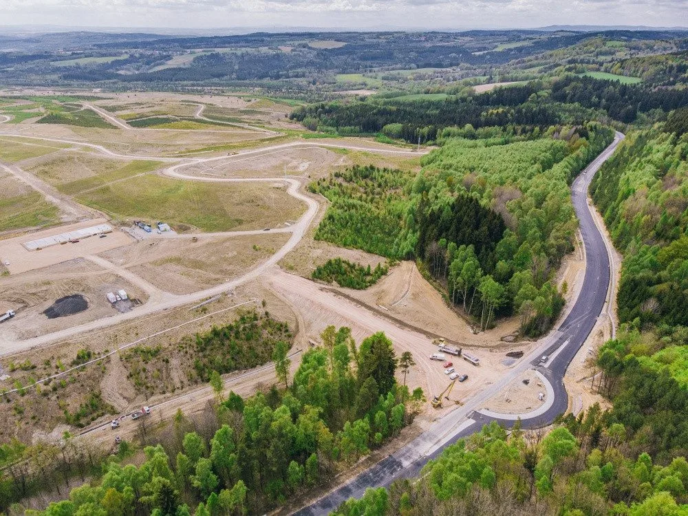 Stavba silnice k plánovanému polygonu BMW