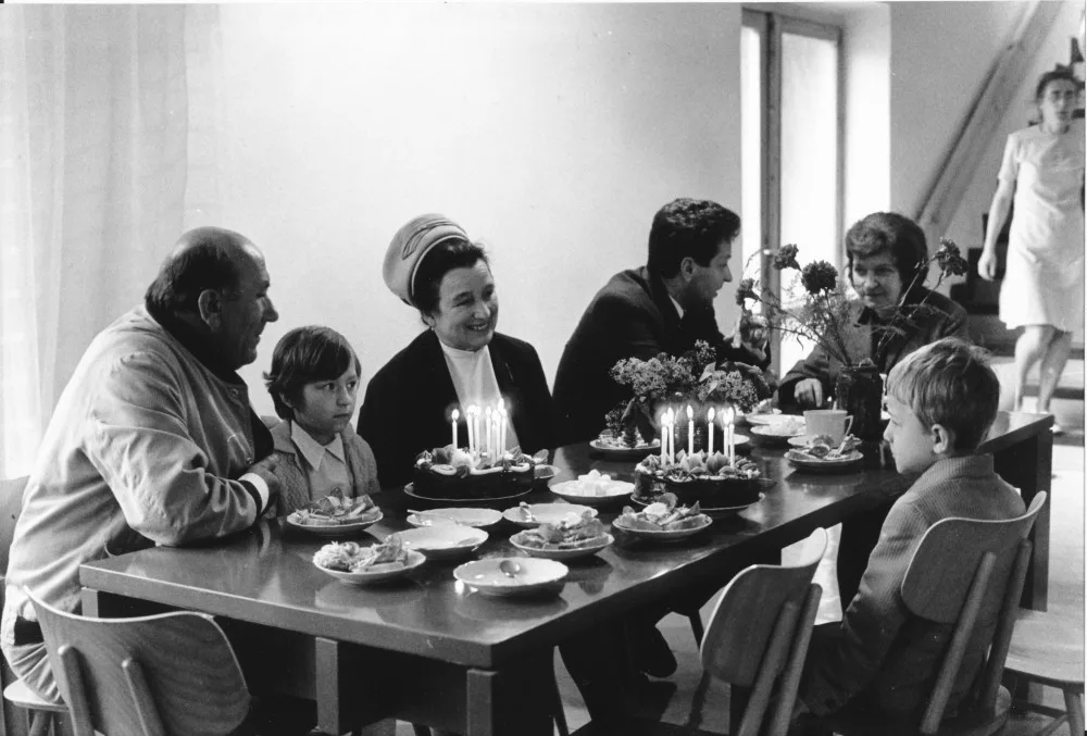 Irena Svobodová slavnostně otevřela vesničku v KV 1.6.1970