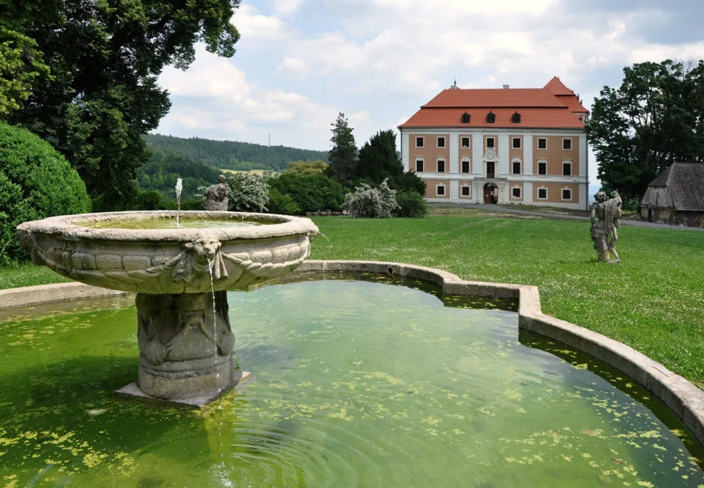 zámek Valeč