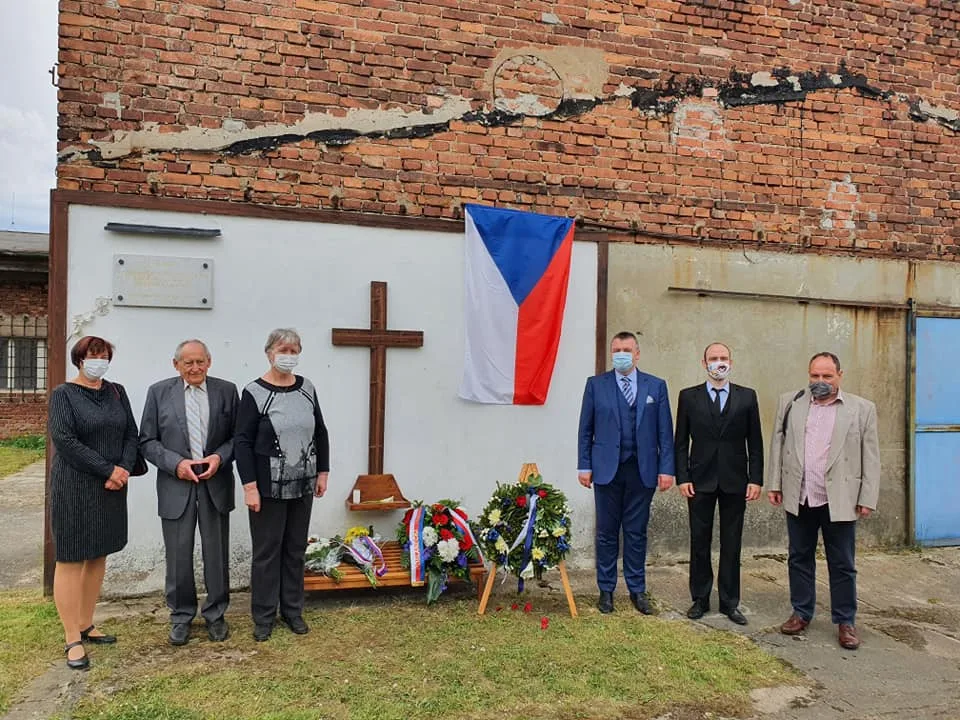 Na oběti komunismu se každoročně vzpomíná zejména během květnového Jáchymovského pekla
