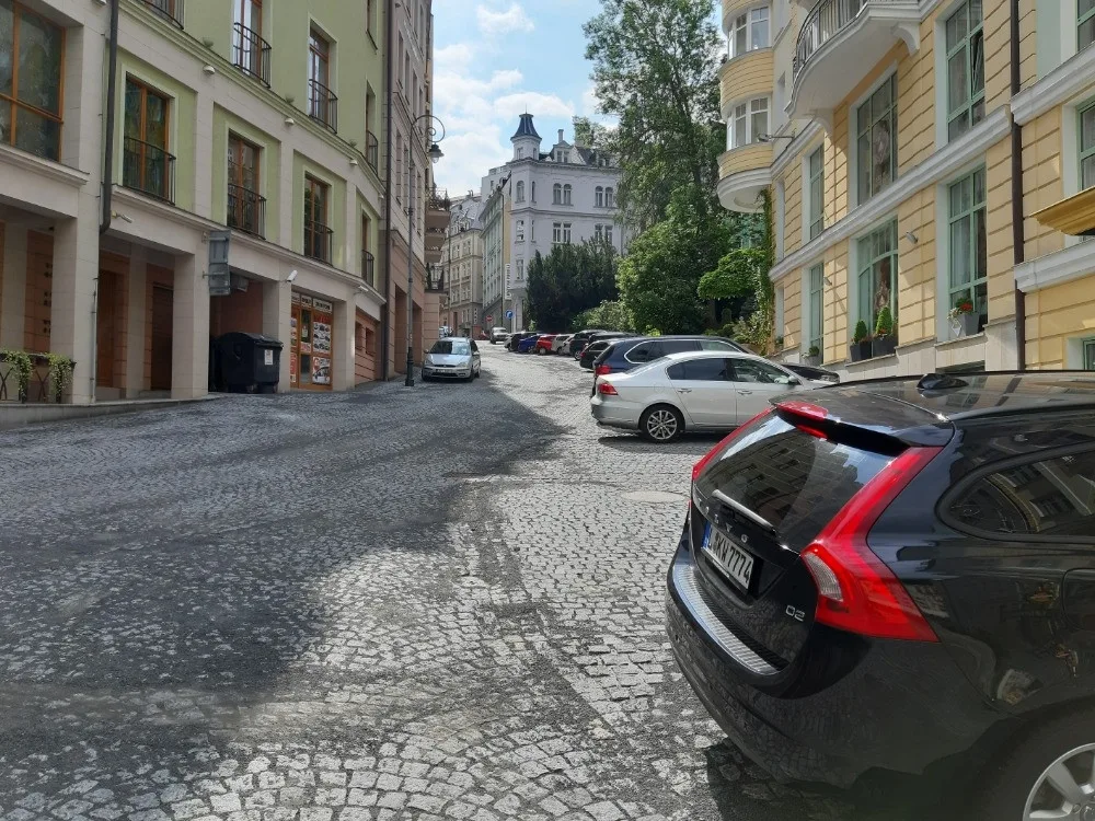Opravená Moravská ulice v Karlových Varech